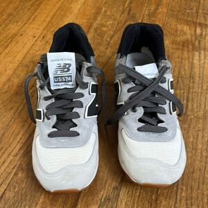 New Balance 574 Sneaker Tag shows